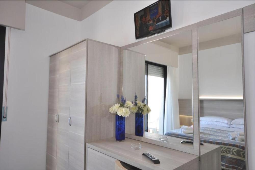 Hotel Alhambra ريميني المظهر الخارجي الصورة